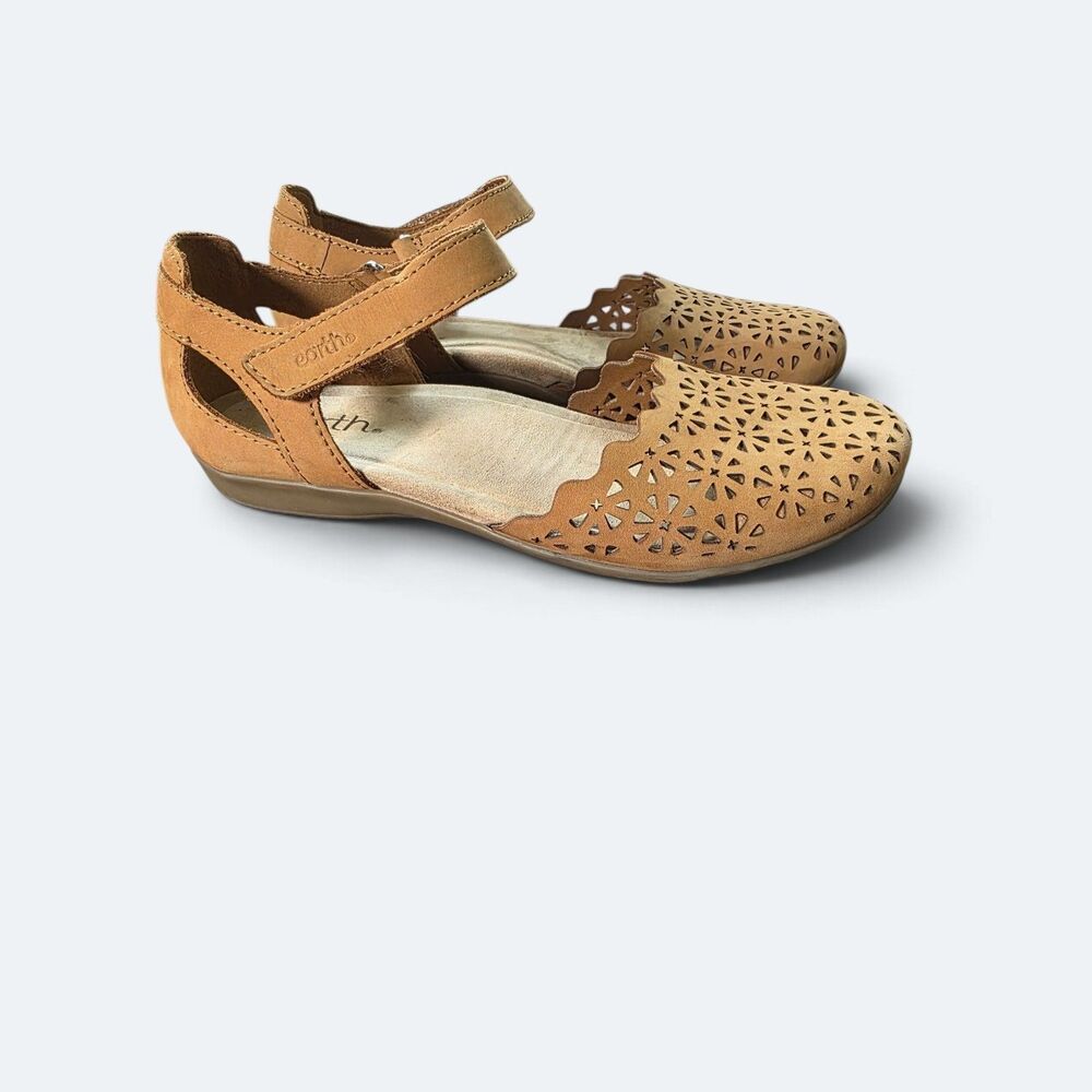 Earth Origins Bronnie Perforated Leather Mary Jane Sandals Size 8M - Picture 2 of 14